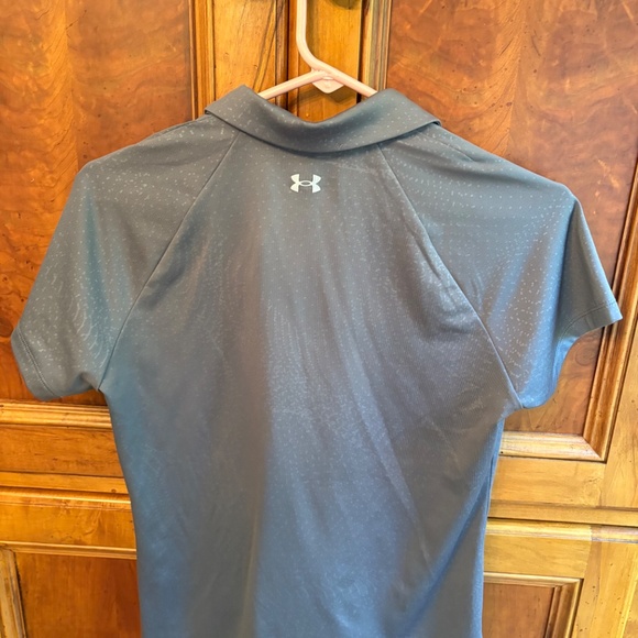 Under Armour Women's Golf Shirt Size Small - Picture 3 of 3